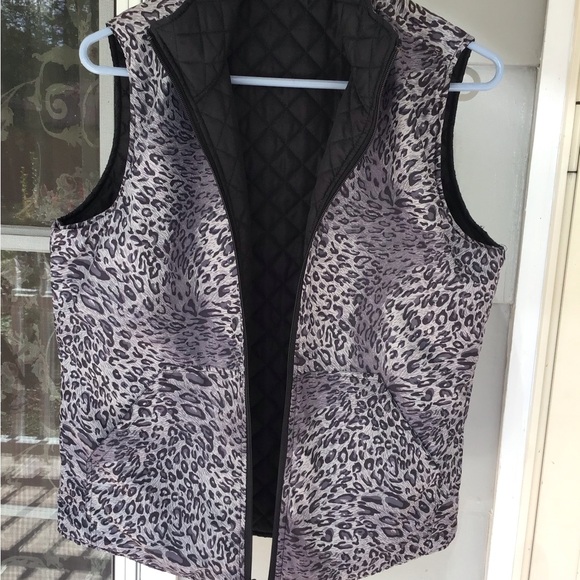 Womens Activology REVERSIBLE Small Quilt Puffer Vest Zip Black/gray Animal Print - Picture 4 of 16